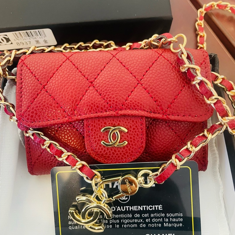 🥰♥️ Chanel Red Mini Quilted Bag with Gold Chain